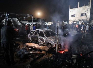 بفعل صواريخ الغدر التي لم ترحم، الفلسطينيون يحترقون أحياء في مخيمات النزوح